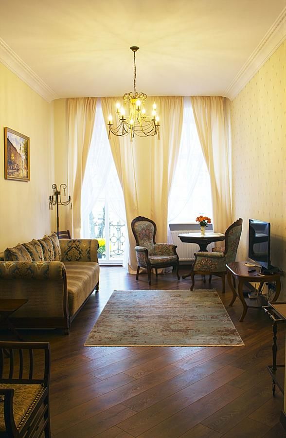 Апартаменты V.I.P.Apartmens Rynok Sqr.19 Львов-16